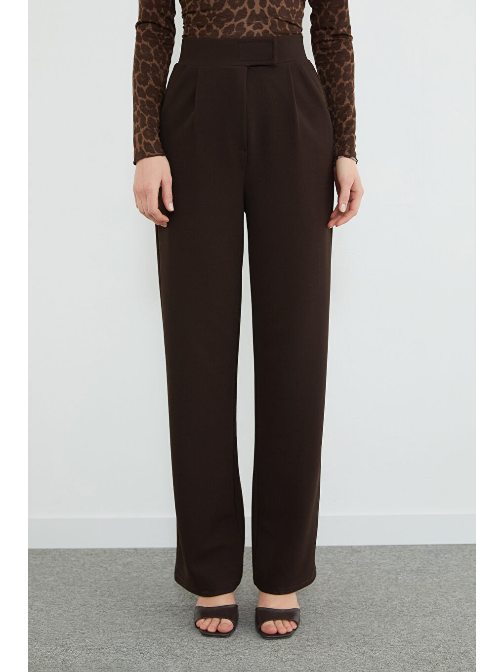 Kahverengi Beli Cırt Cırtlı Krep Kumaş Palazzo Pantolon-4