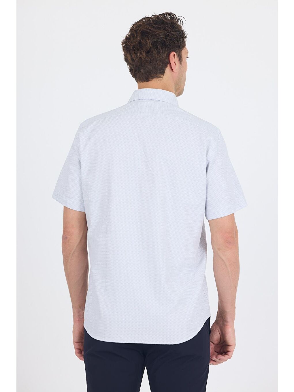 Beyaz Sert Yaka Kısa Kol Cepli Comfort Fit Cls Gömlek 1004250260-3