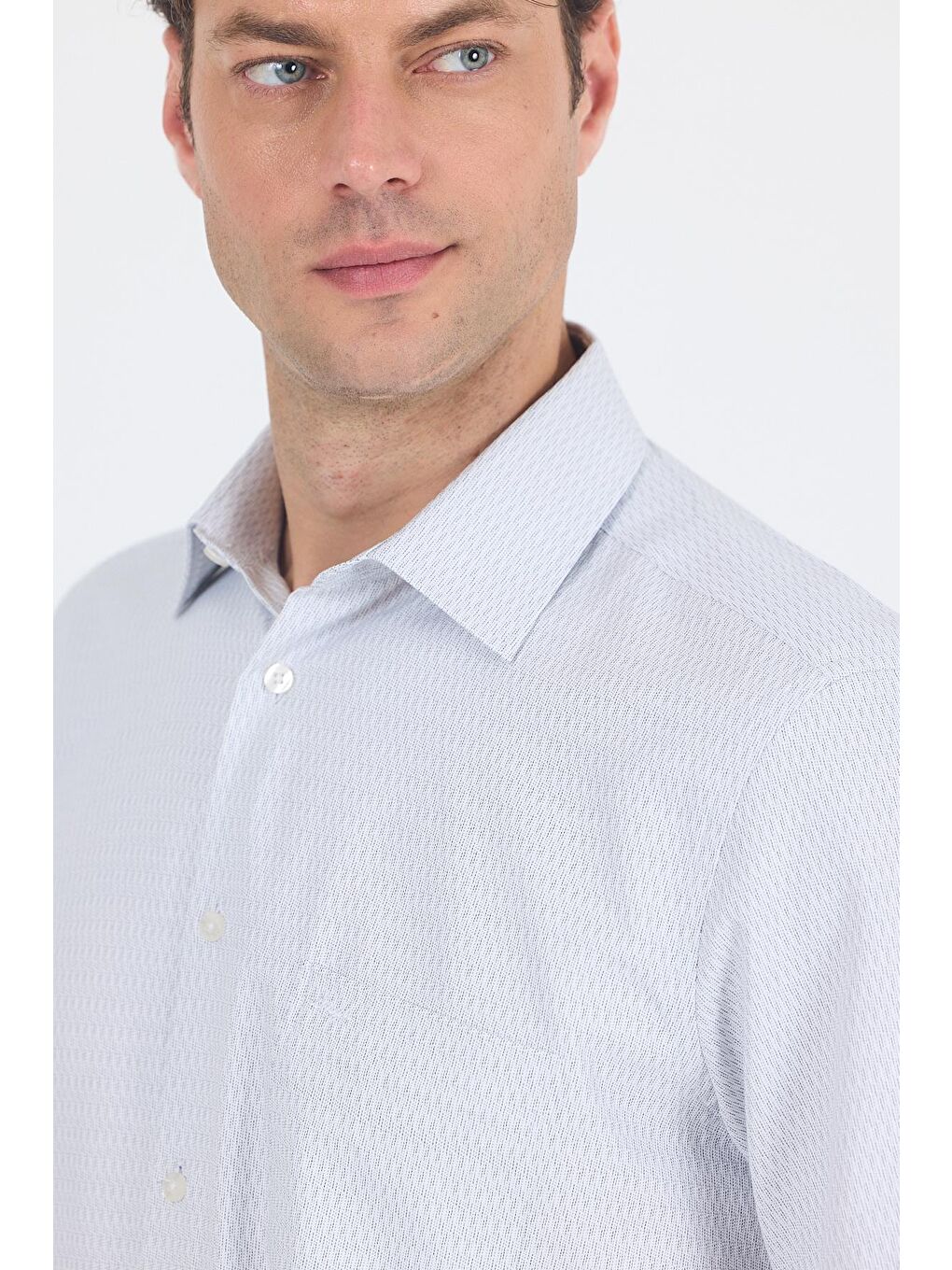 Beyaz Sert Yaka Kısa Kol Cepli Comfort Fit Cls Gömlek 1004250260-4