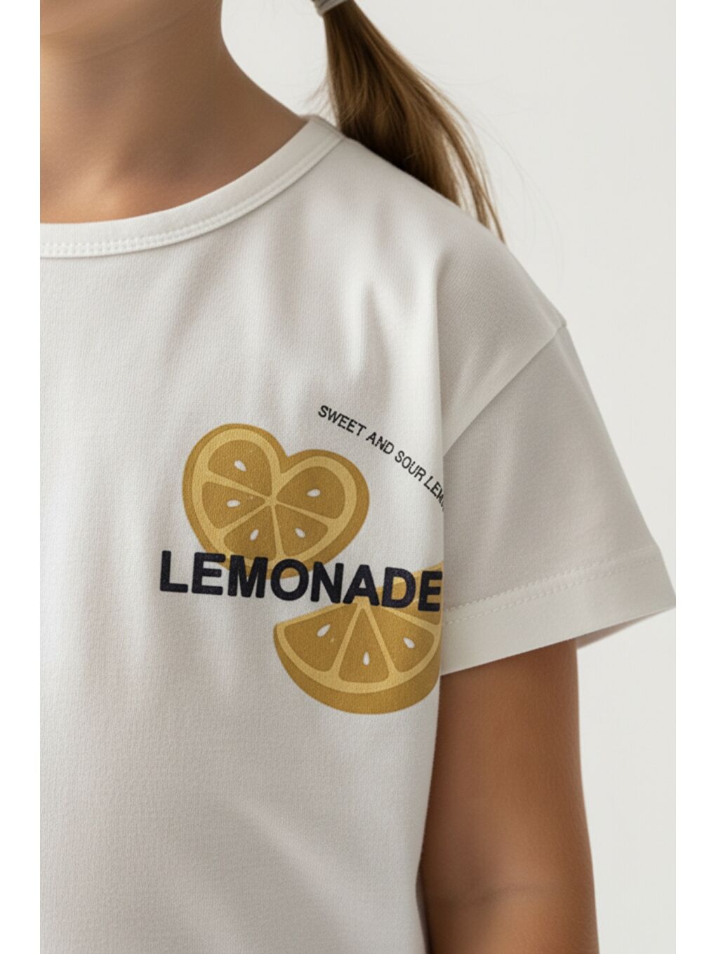 Ekru Kız Çocuk 2'li Kapri Tatylı Takım Bisiklet Yaka Kısa Kollu Baskılı Tişört - Beli Lastikli Kapri Tayt-4