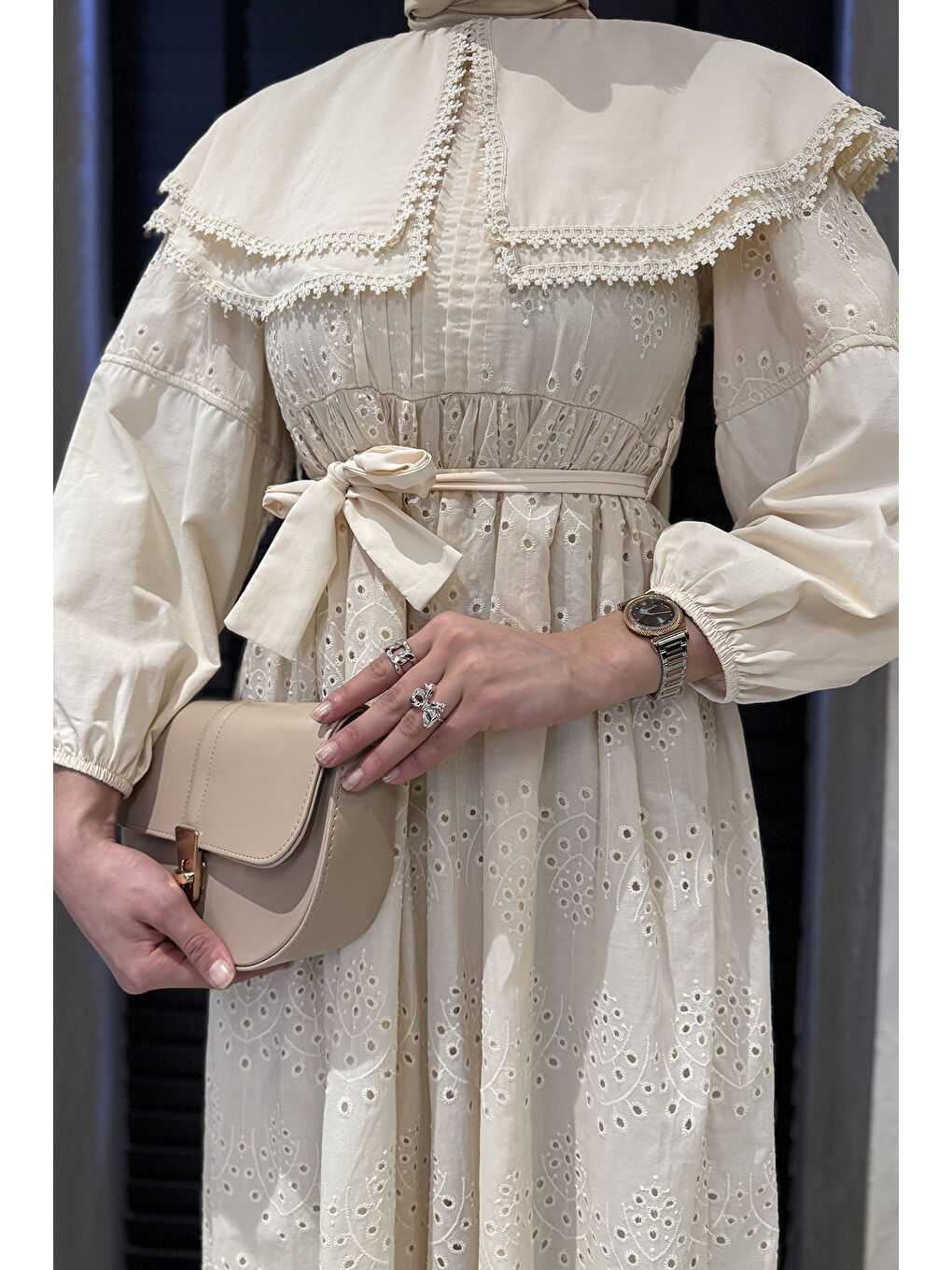 Bej Kadın Büyük Yakalı Fistolu Tesettür Elbise-5