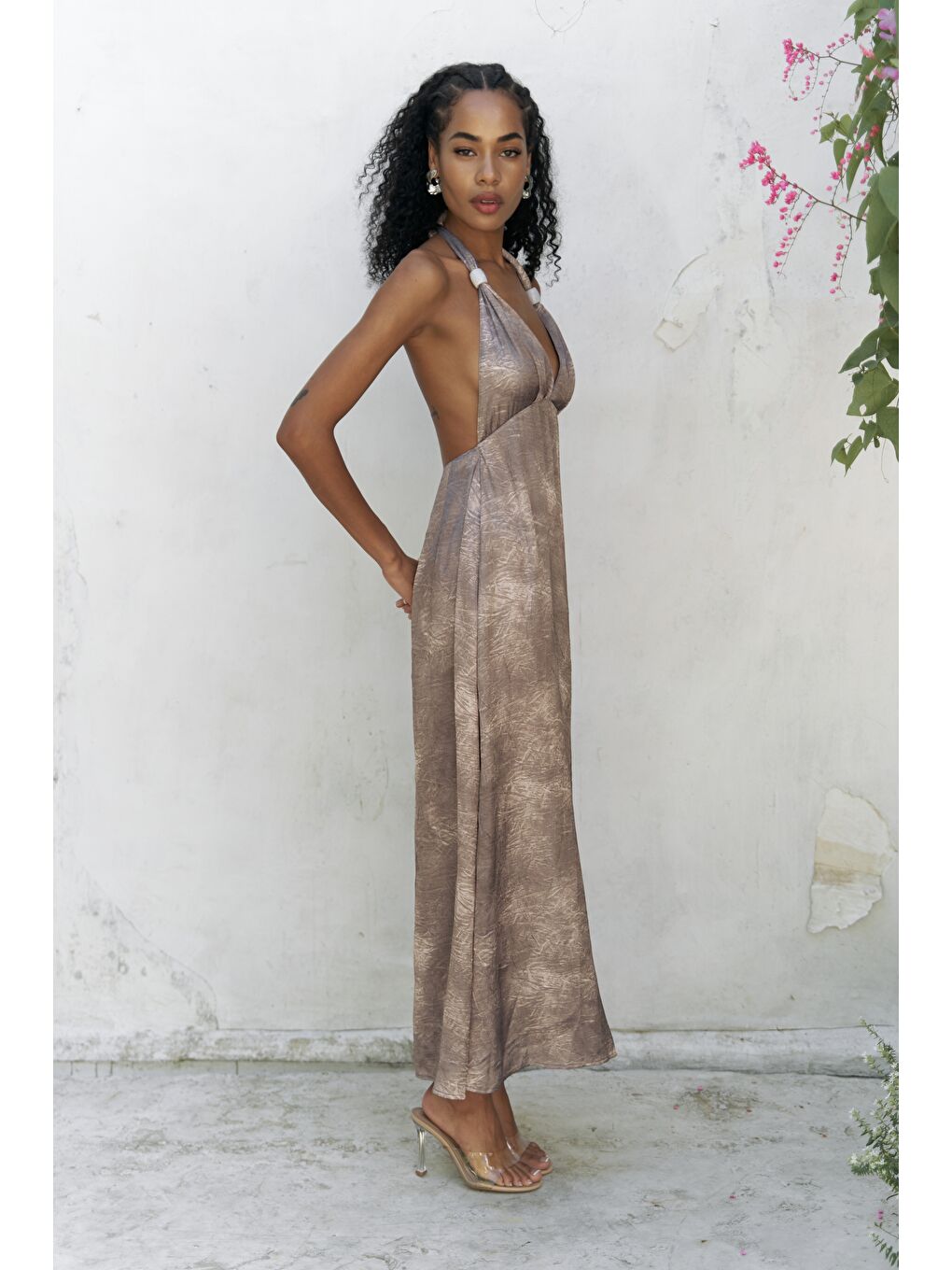 Bej Bahirfiyon Bağlamalı Boncuk Detaylı Vizon Uzun Elbise-3