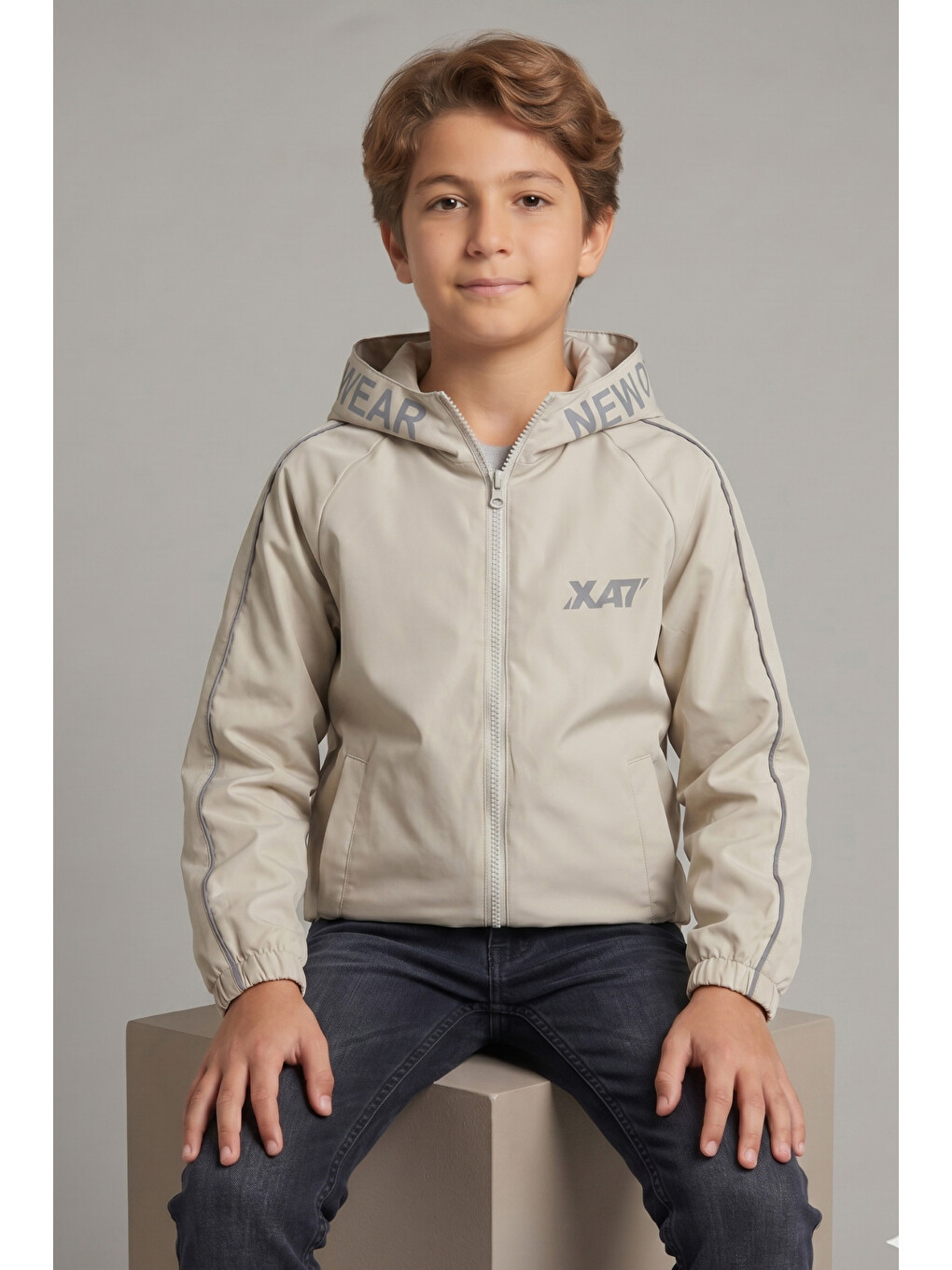 Bej Erkek Çocuk Kapüşonlu Kolları Şeritli Baskılı Bondik Kumaş Mevsimlik Mont Mm5011-1