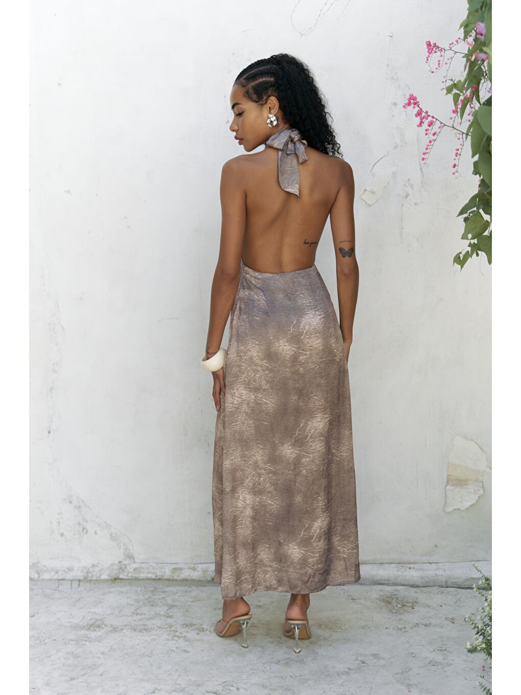 Bej Bahirfiyon Bağlamalı Boncuk Detaylı Vizon Uzun Elbise-4