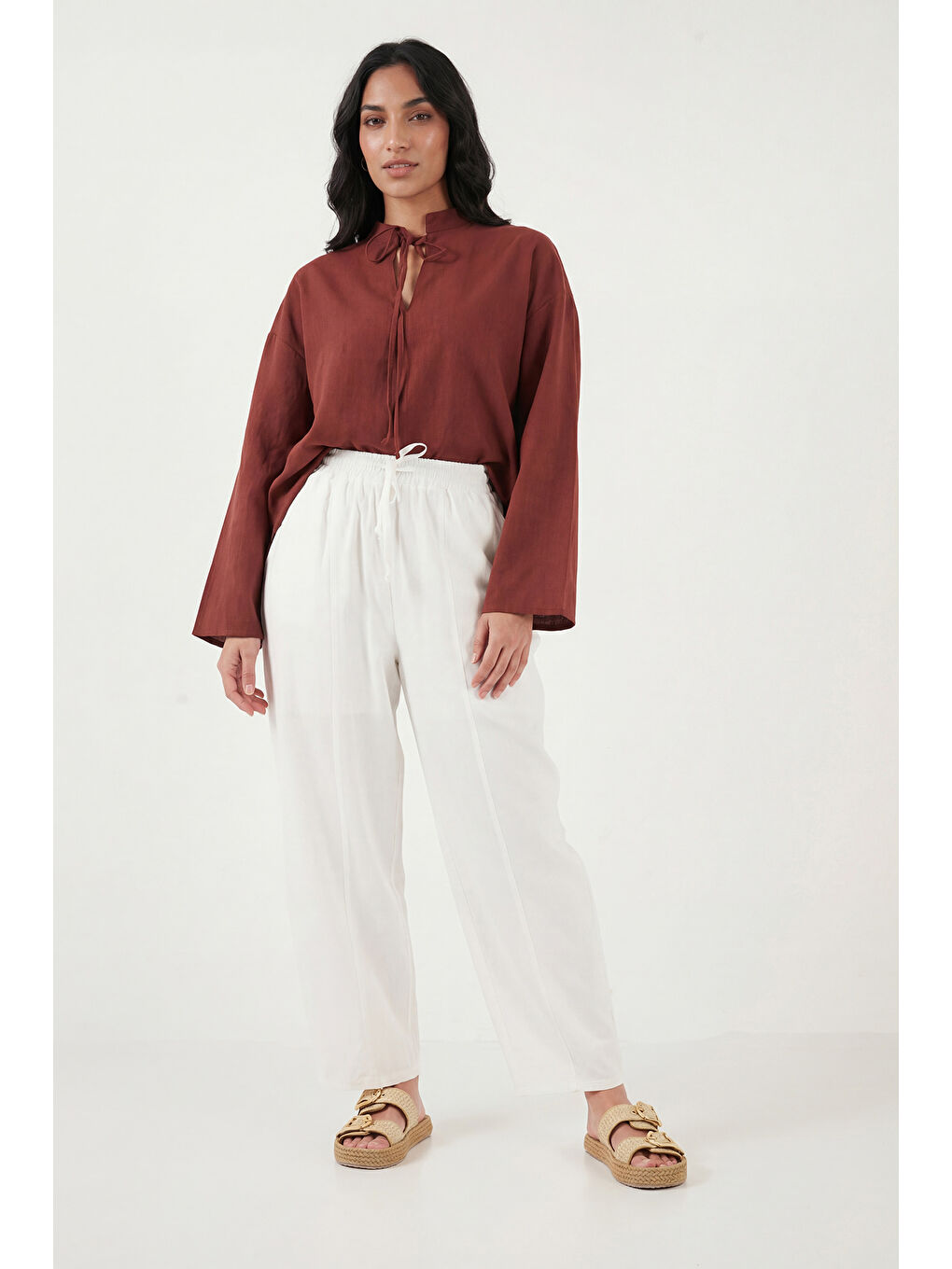 Beyaz Yüksek Bel Bağlamalı Daralan Paça Rahat Pantolon 6923905-1