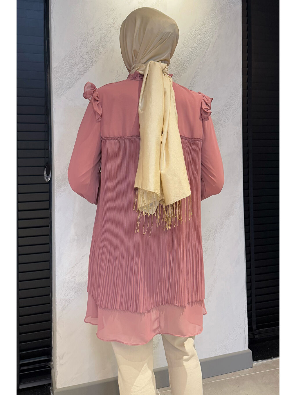 Pembe Kadın Yaka Bağlamalı Pileli Tesettür Şifon Tunik-7