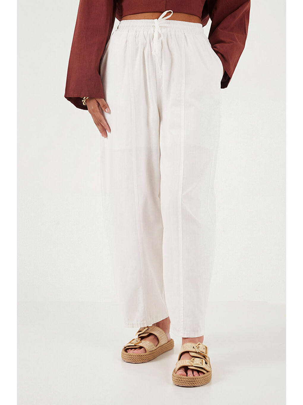 Beyaz Yüksek Bel Bağlamalı Daralan Paça Rahat Pantolon 6923905-2