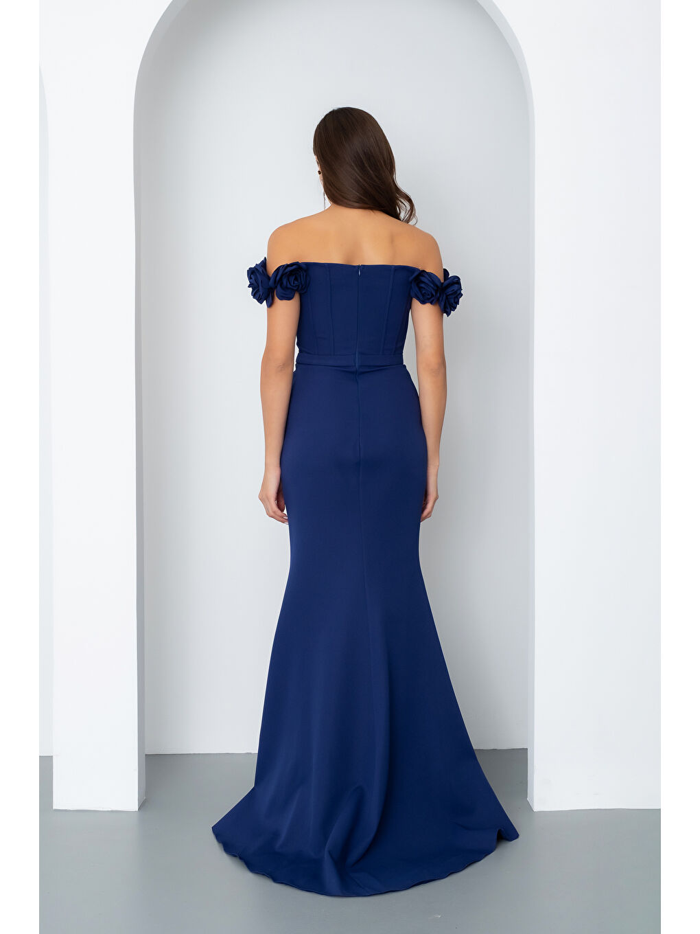 Kadın Lacivert Çiçek Detay Yırtmaçlı Uzun Abiye Elbise-4