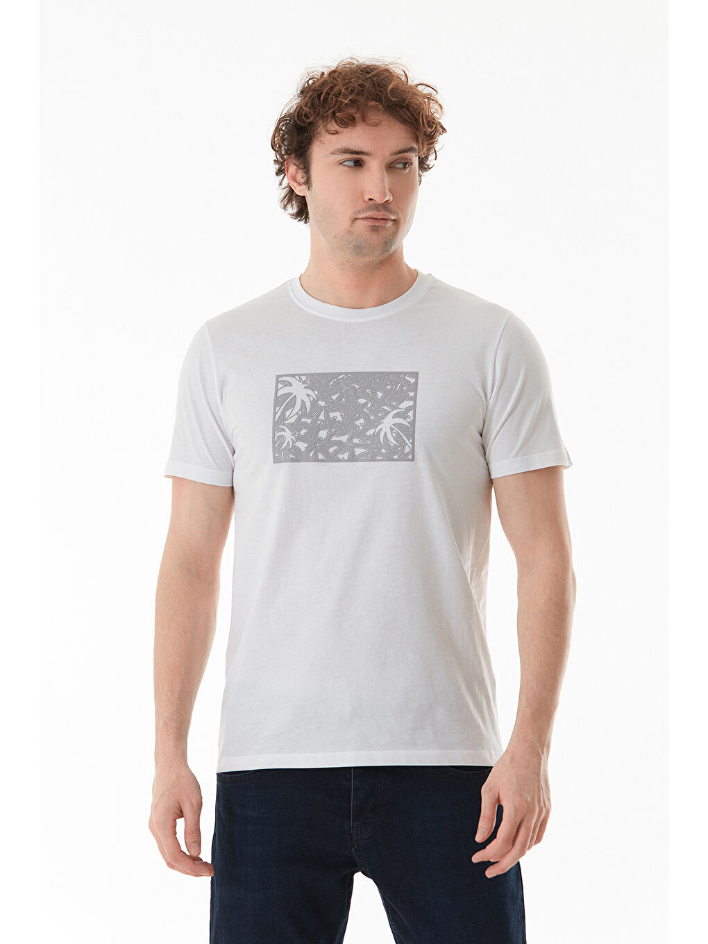 Beyaz Kabartma Baskılı Bisiklet Yaka Tişört-1