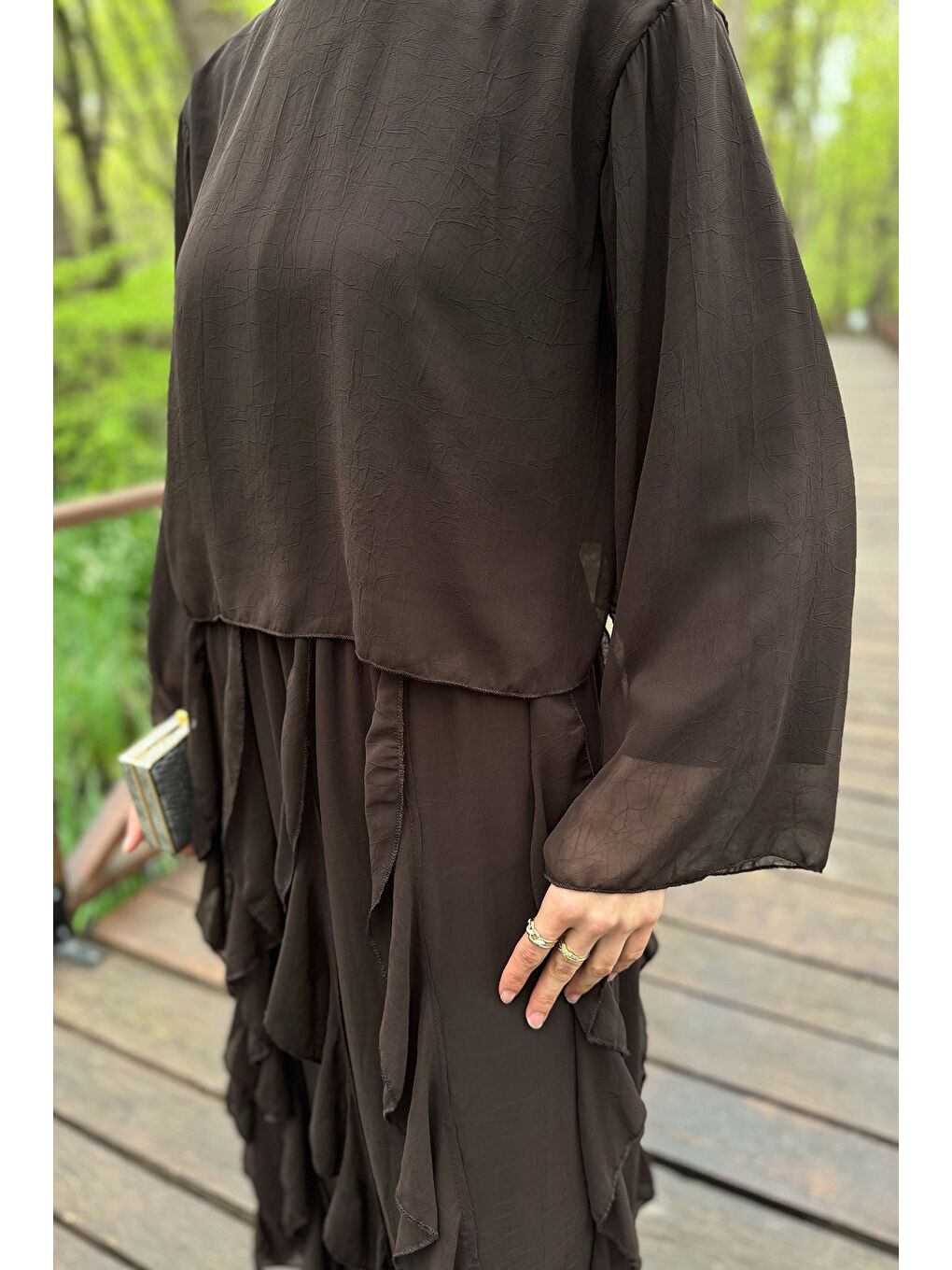 Kahverengi Astarlı Fırfır Detaylı Şifon Etek Bluz İkili Takım-4