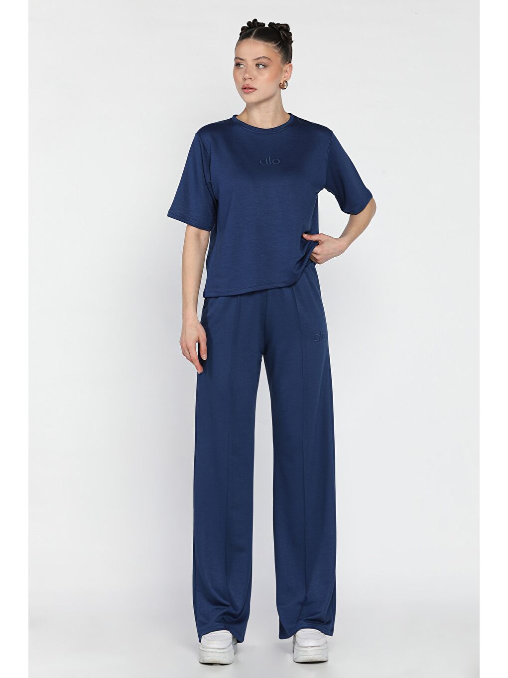 Lacivert Kadın Nakışlı Çimalı Tişört Pantolon İkili Takım
