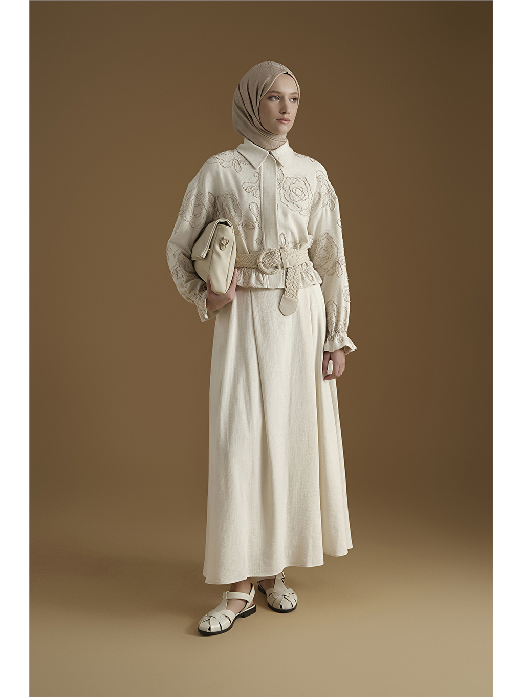 Süzene Nakışlı Takım Ekru