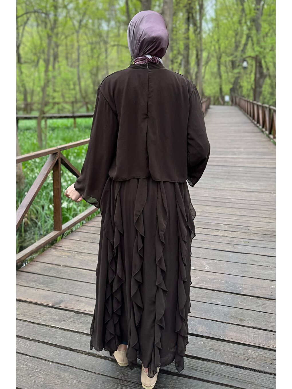 Kahverengi Astarlı Fırfır Detaylı Şifon Etek Bluz İkili Takım-6