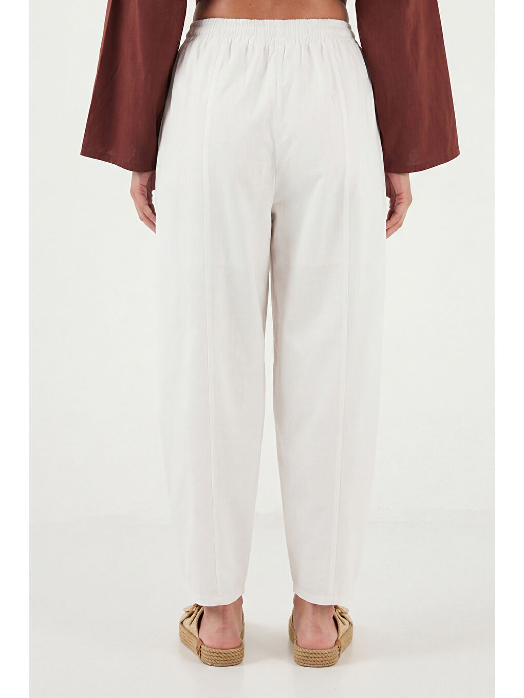 Beyaz Yüksek Bel Bağlamalı Daralan Paça Rahat Pantolon 6923905-6