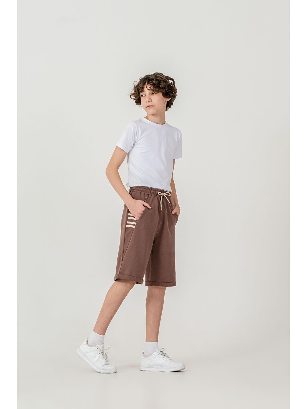 Kahverengi Champs Baskılı Yanlar 4 Şerit Biyeli  Erkek Çocuk Şort-1