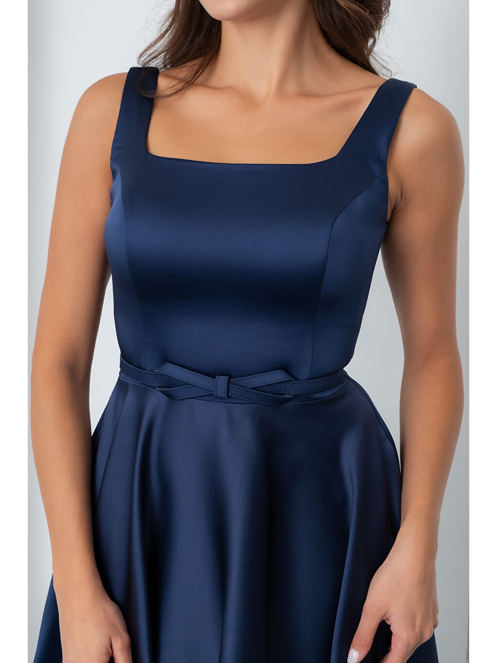 Kadın Lacivert Kare Yaka Kemerli Midi Söz Nişan Elbisesi-1