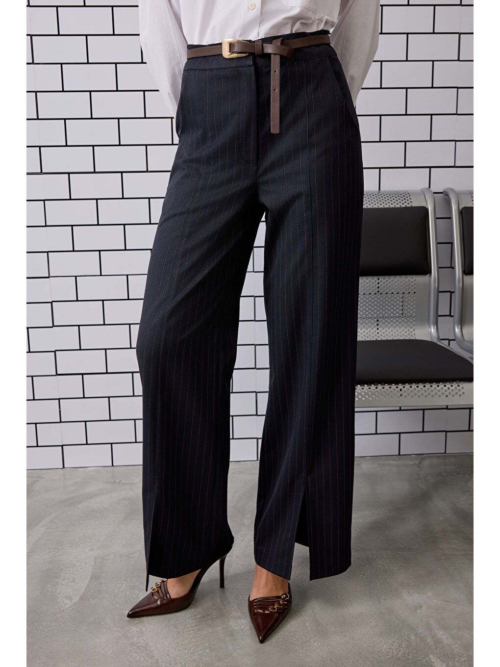 Yırtmaç Detaylı Pantolon Lacivert-1