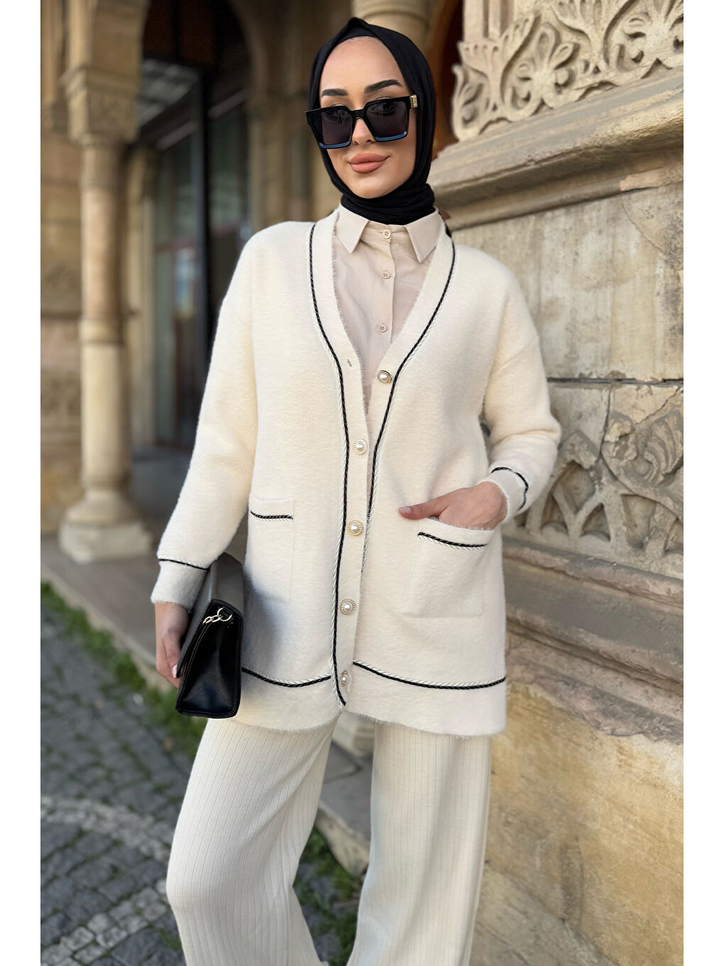 Ekru Kadın Çift Cepli Ön Düğmeli Sakallı Tesettür Hırka-3
