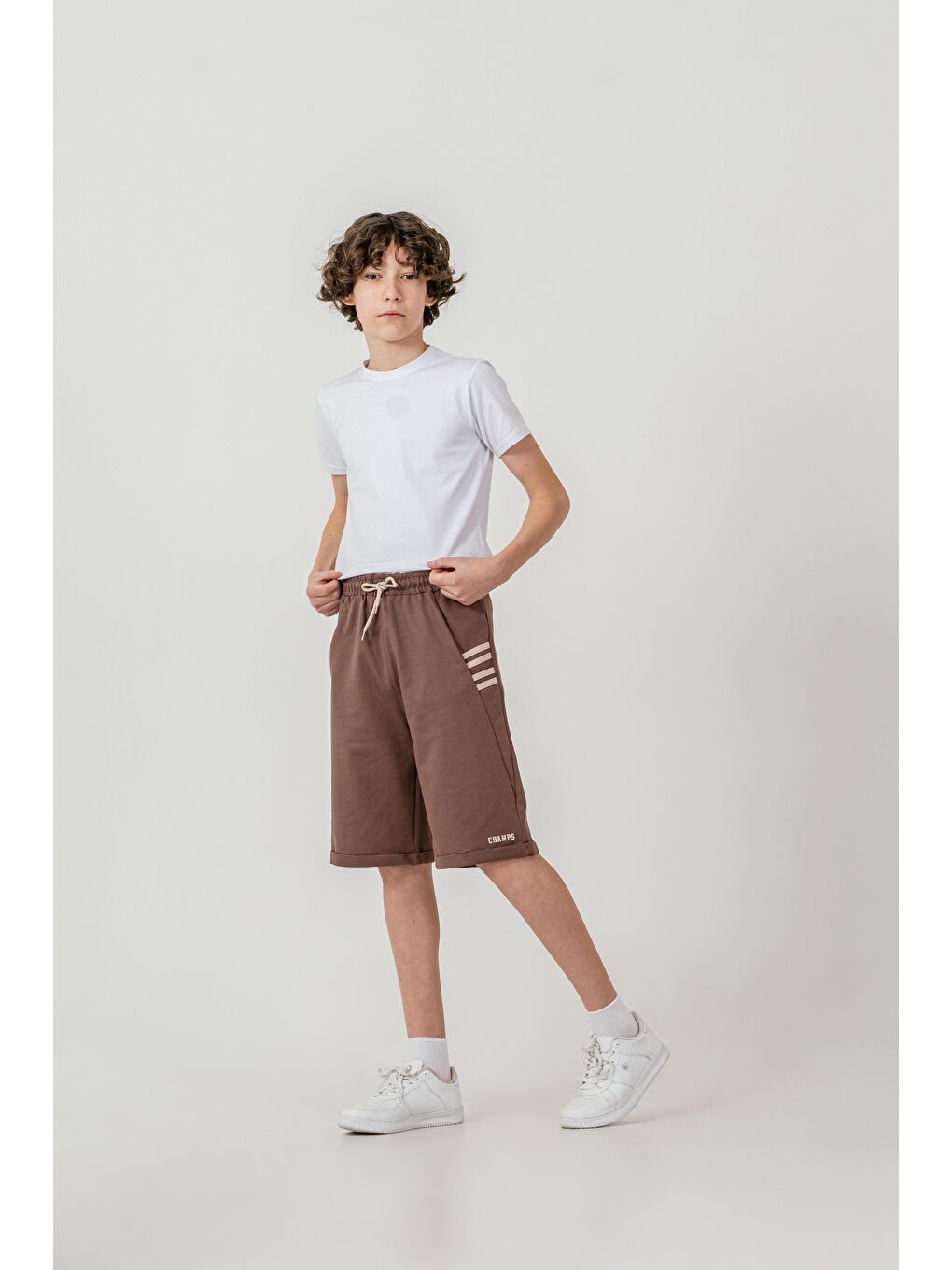 Kahverengi Champs Baskılı Yanlar 4 Şerit Biyeli  Erkek Çocuk Şort-2