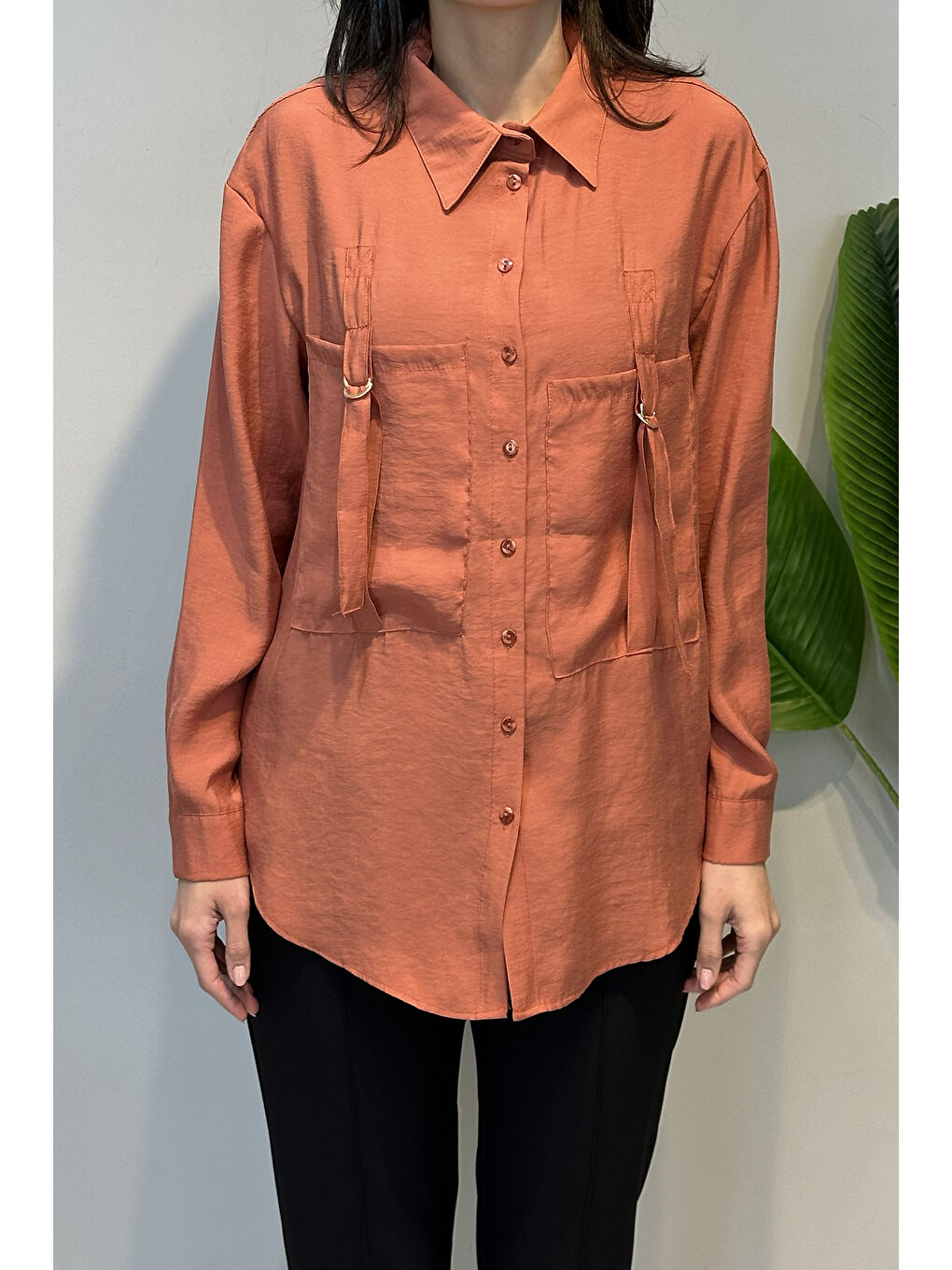 Kahverengi Önden İki Cepli Toka Detaylı Gömlek 191 Kiremit-1