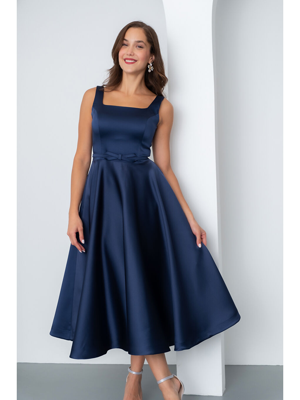 Kadın Lacivert Kare Yaka Kemerli Midi Söz Nişan Elbisesi-2