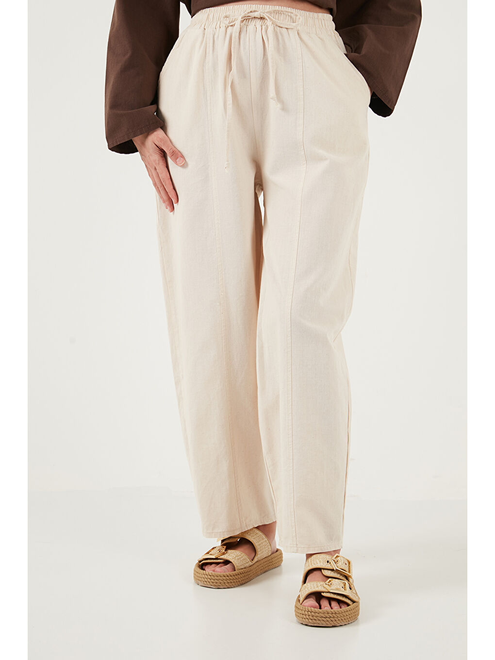 Ekru Yüksek Bel Bağlamalı Daralan Paça Rahat Pantolon 6923905-4