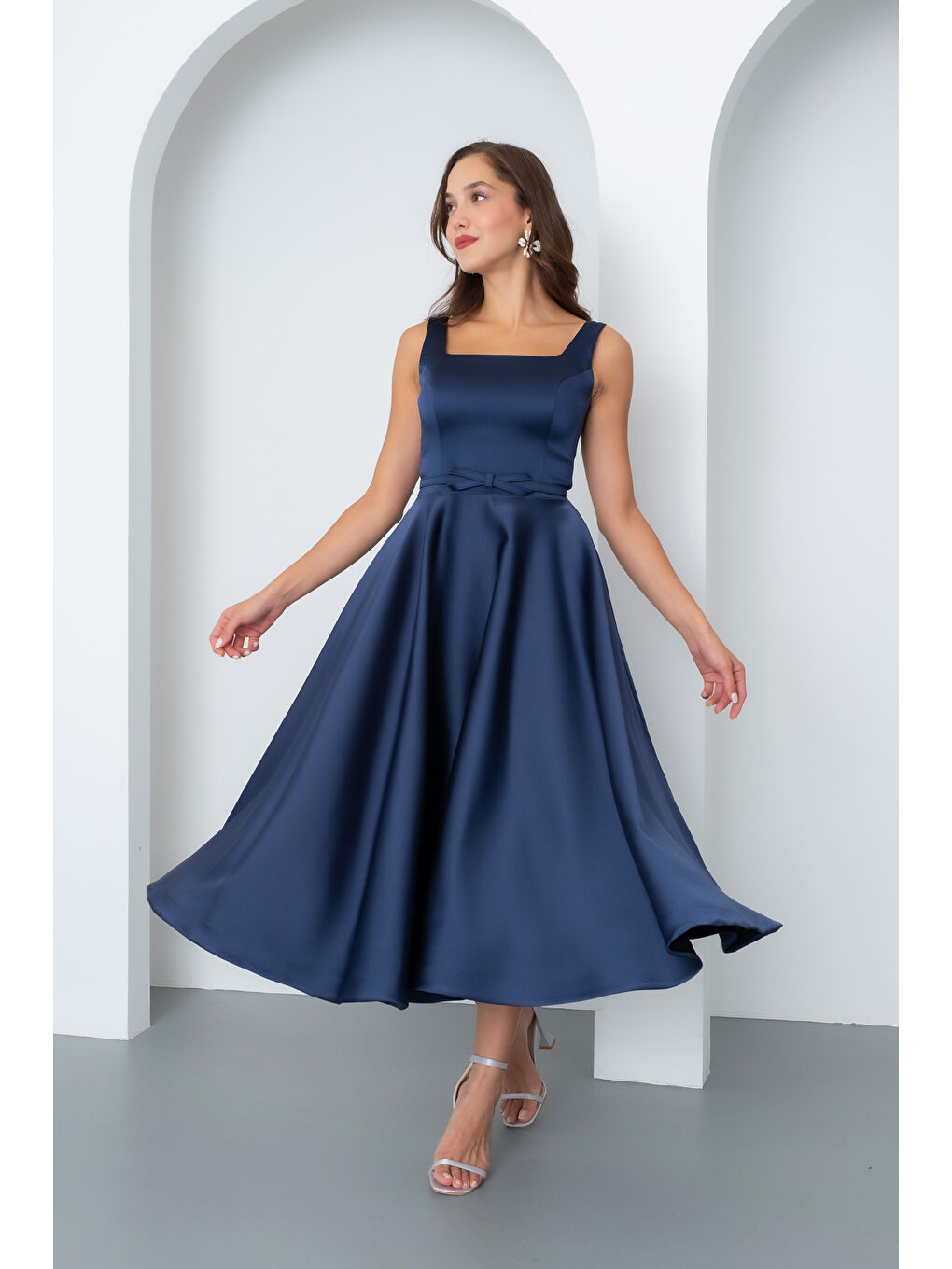 Kadın Lacivert Kare Yaka Kemerli Midi Söz Nişan Elbisesi-3