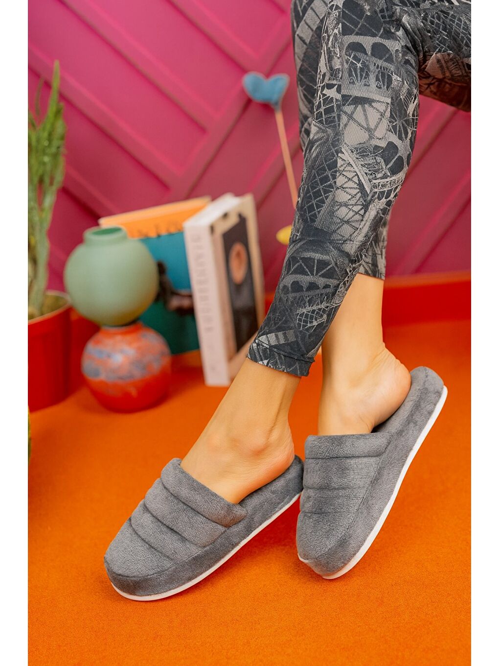 Gri SMT-03 Kapalı Kadın Ev Terliği Kışlık Terlik Ses Yapmayan Taban-1