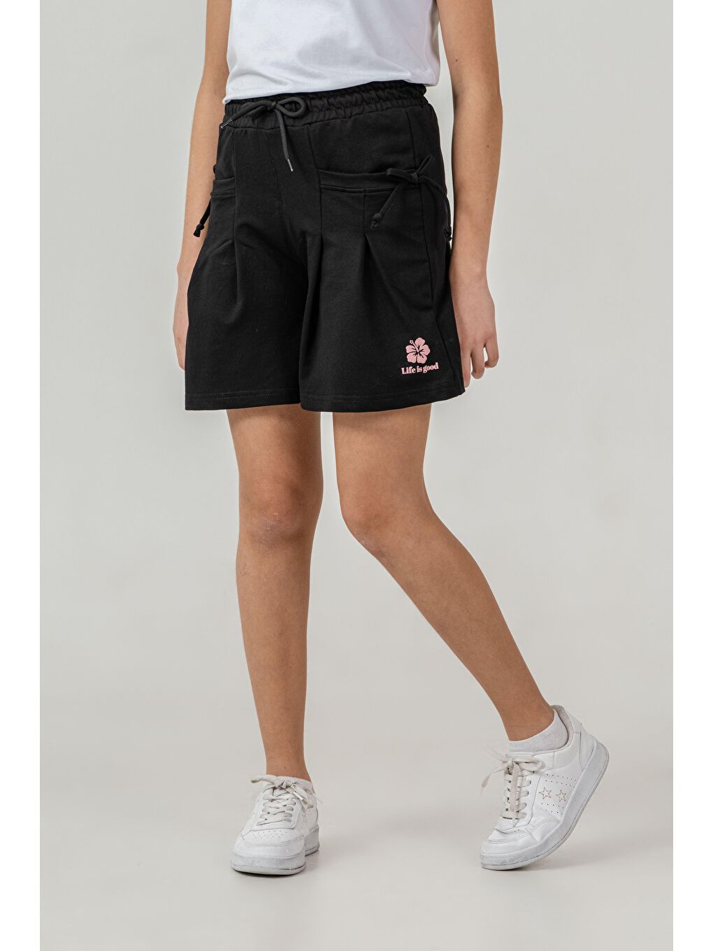 Siyah Life İs Good Baskılı Cepler Fiyonklu Kız Çocuk Şort-1