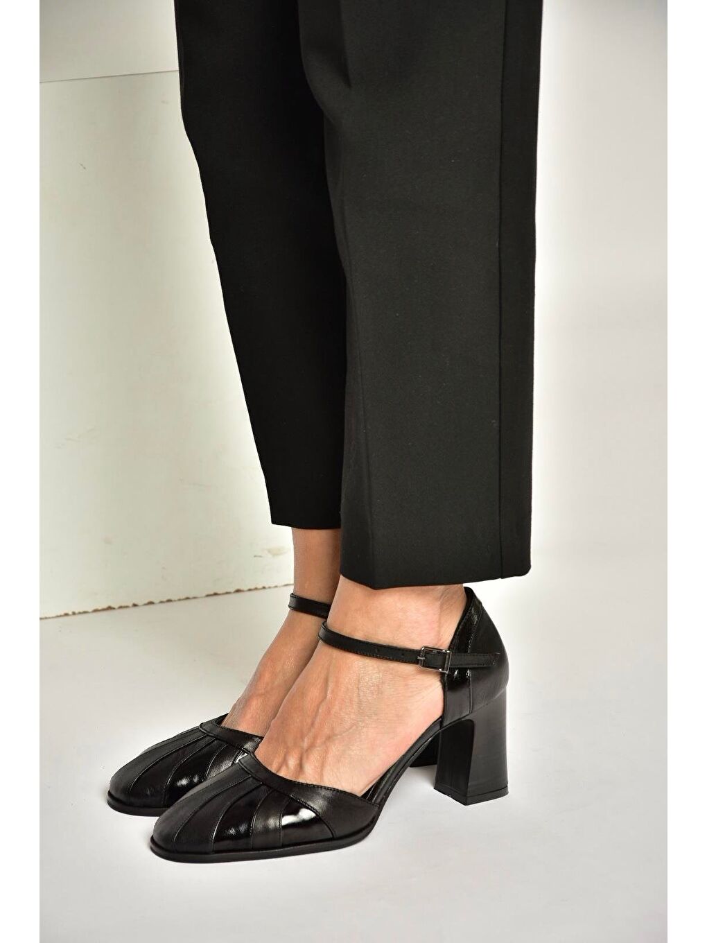 Siyah Kadın Topuklu Ayakkabı Y398360103-4