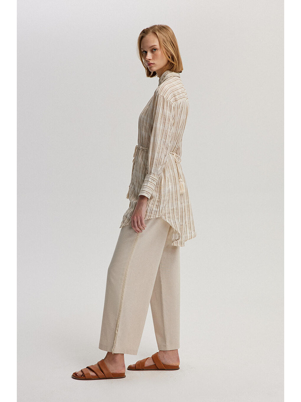 Bej Beli Büzgülü Keten Dokulu Gömlek-2