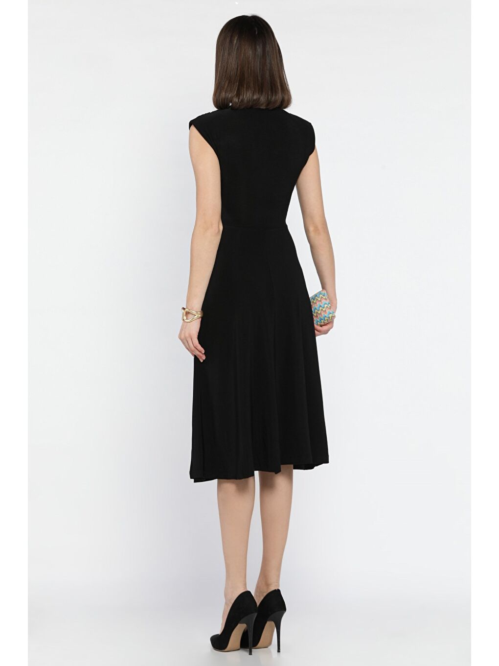 Siyah Kadın V Yaka Omuz Vatkalı Pileli Kiloş Elbise-2