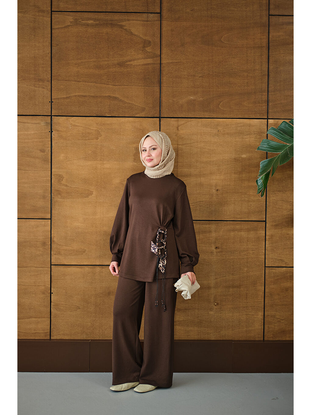 Kadın Kemeri Desenli Takım Kahverengi