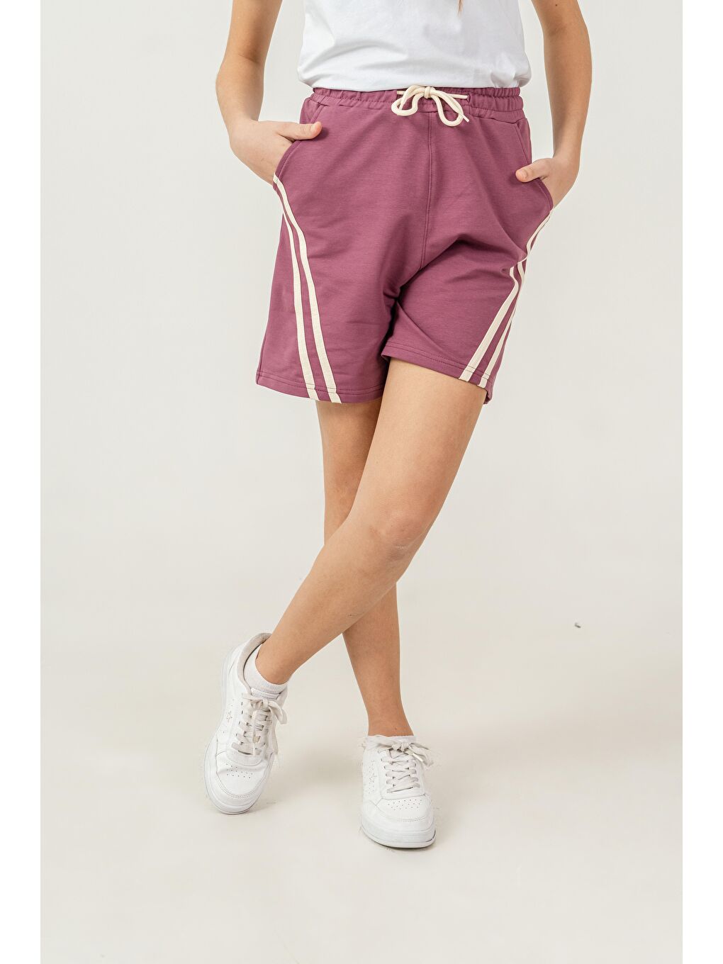 Pembe Yanlar Çift Şerit Biyeli Kız Çocuk Şort-2