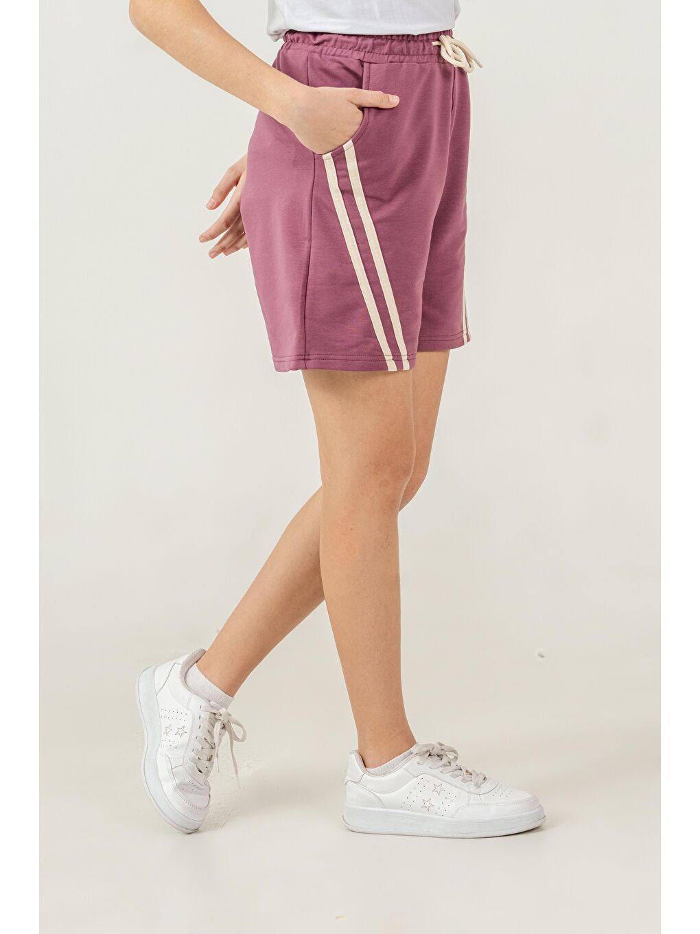 Pembe Yanlar Çift Şerit Biyeli Kız Çocuk Şort-3