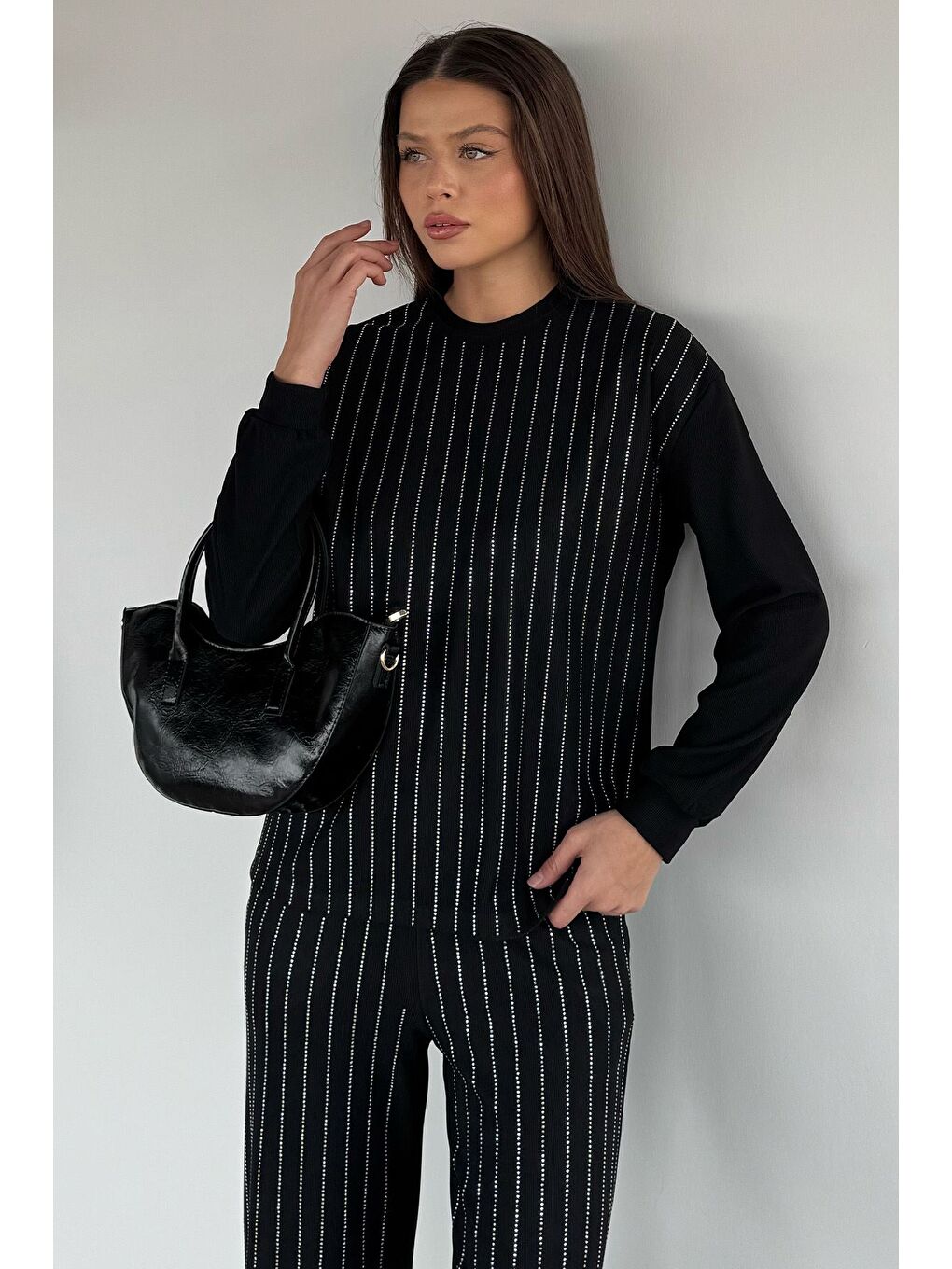 Siyah Kadın Bisiklet Yaka Taş İşlemeli Kazak Bel Lastikli Pantolon İkili Takım-1