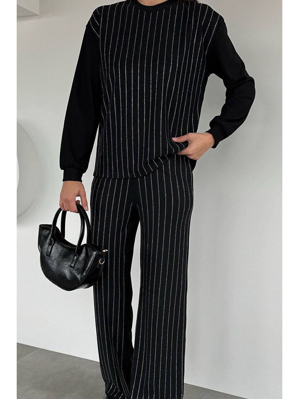 Siyah Kadın Bisiklet Yaka Taş İşlemeli Kazak Bel Lastikli Pantolon İkili Takım-2