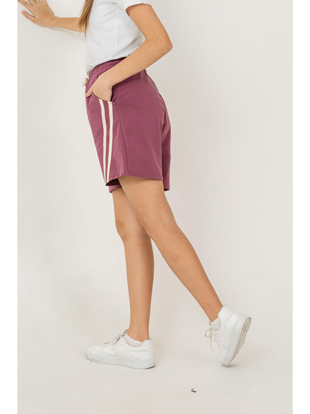 Pembe Yanlar Çift Şerit Biyeli Kız Çocuk Şort-5