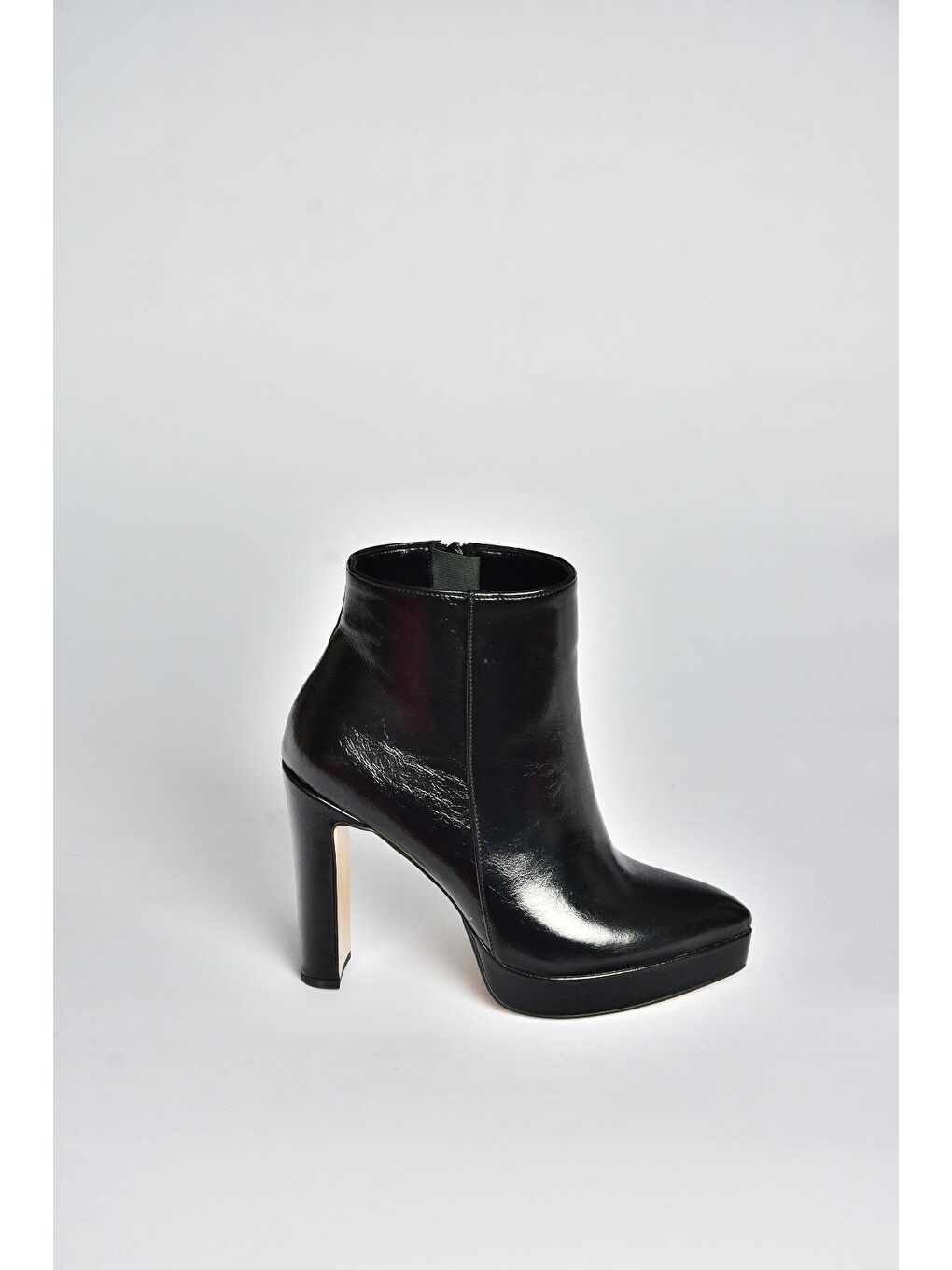 Siyah Kadın Bot V820660160-6