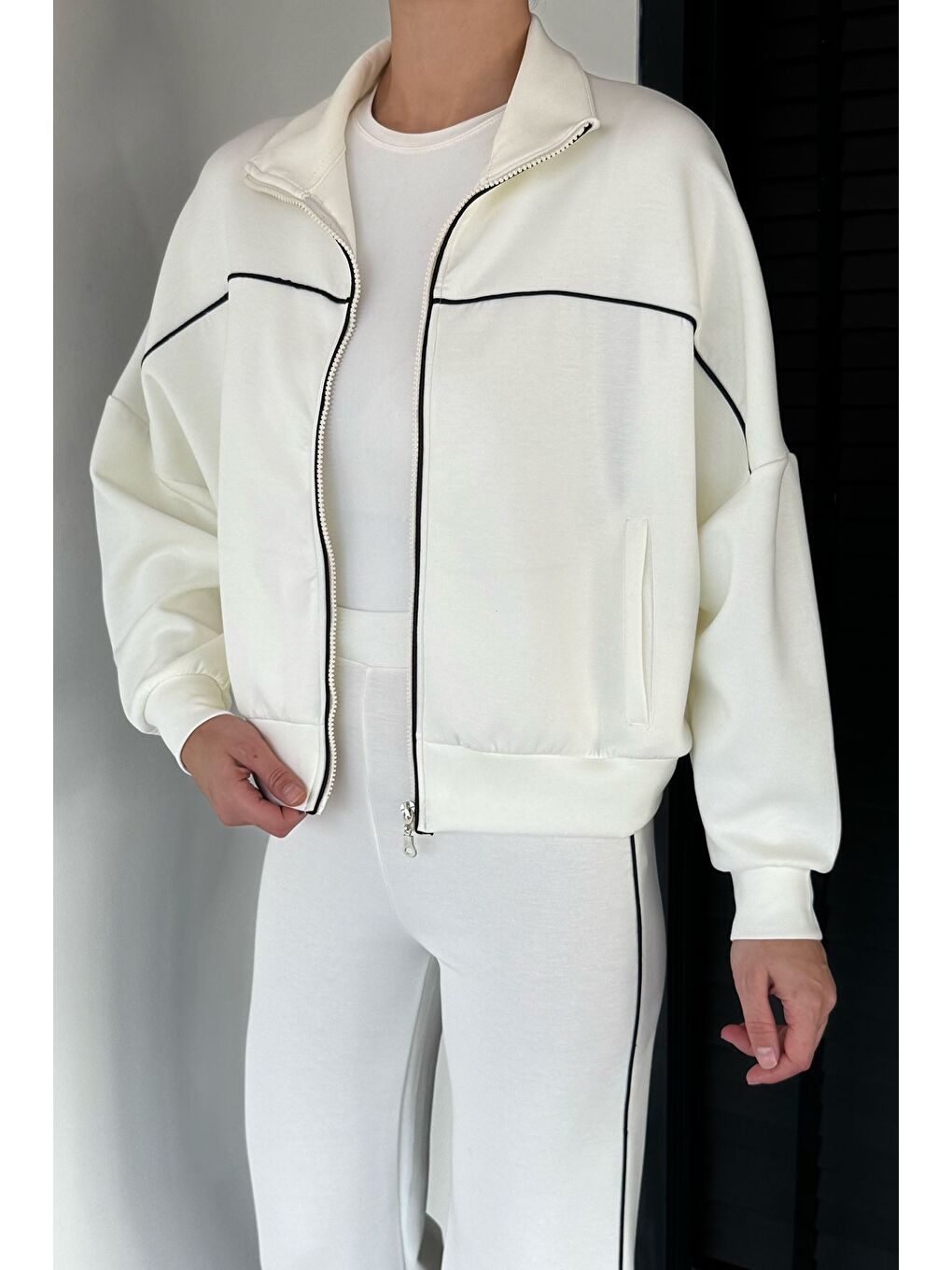 Ekru Kadın Şerit Detaylı Ön Fermuarlı Oversize Sweat Bel Lastikli Pantolon İkili Takım-2