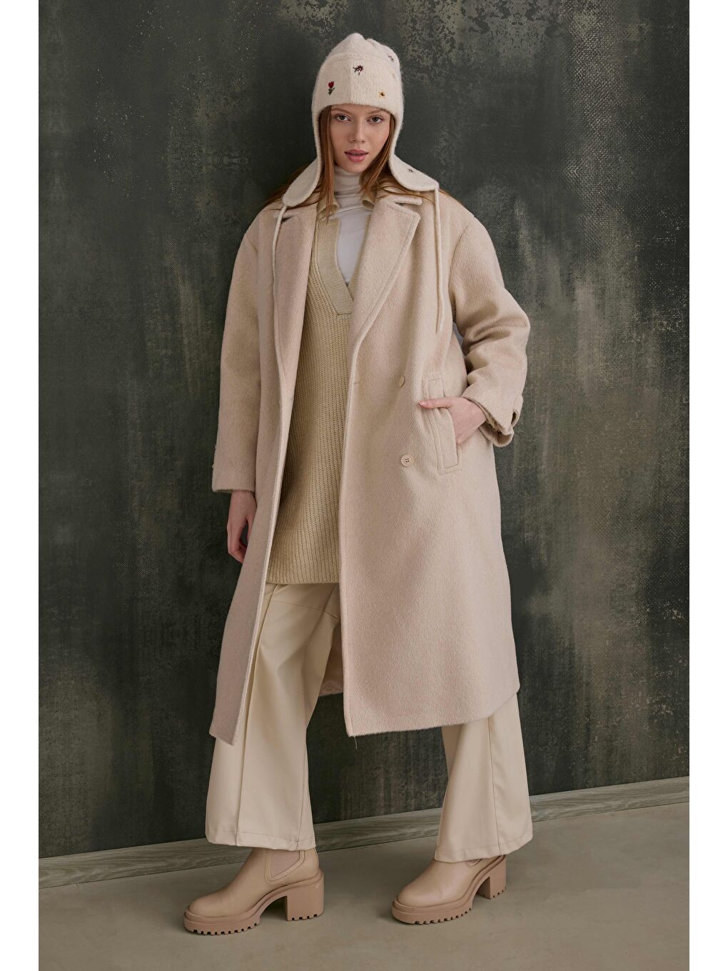 Beyaz Kruvaze Uzun Kaban Kemik-4