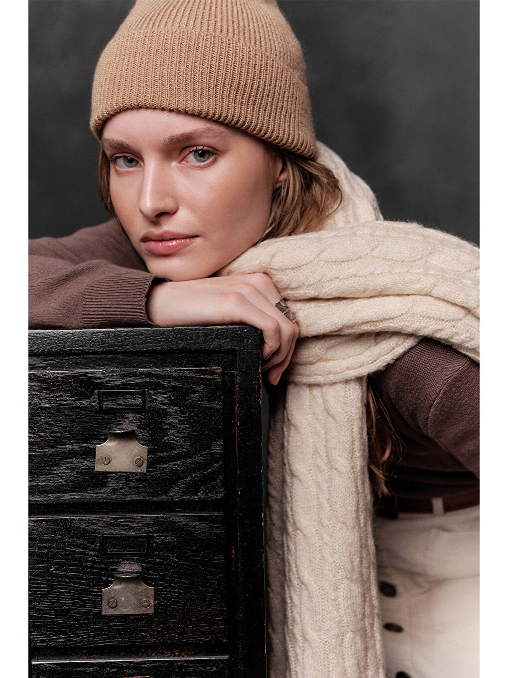 Saç Örgülü Atkı Bej