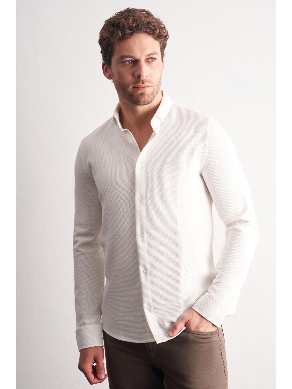 Beyaz Smart Düğmeli Yaka Uzun Kol Cepsiz Slim Fit Casual Gömlek 1004255167