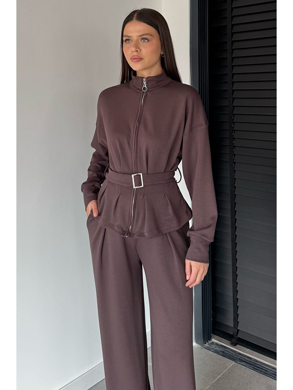 Kahverengi Kadın Kemer Detaylı Ceket Bel Lastikli Pantolon İkili Takım-3