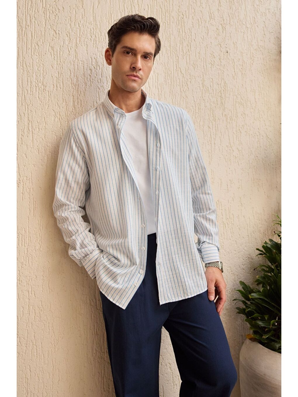 Mavi Onan Erkek Klasik Gömlek Modern Slim Fit Keten Görünümlü İnce Çizgili Desen