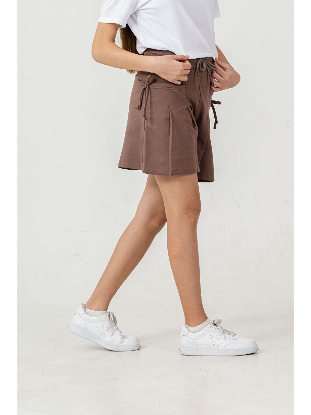 Kahverengi Life İs Good Baskılı Cepler Fiyonklu Kız Çocuk Şort-3