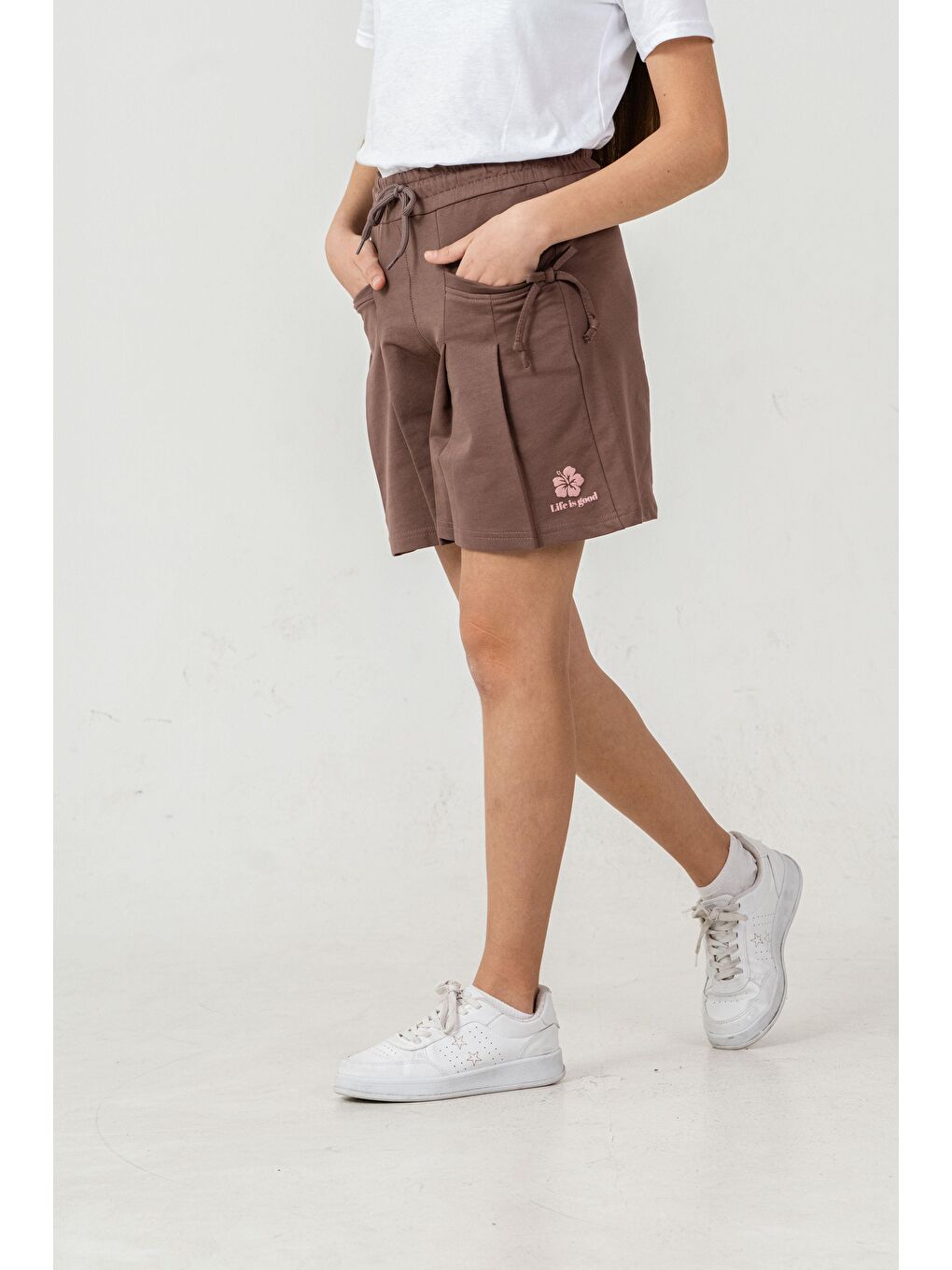 Kahverengi Life İs Good Baskılı Cepler Fiyonklu Kız Çocuk Şort-4