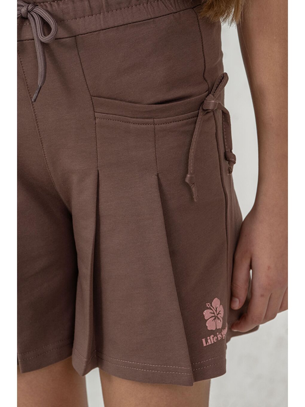Kahverengi Life İs Good Baskılı Cepler Fiyonklu Kız Çocuk Şort-6
