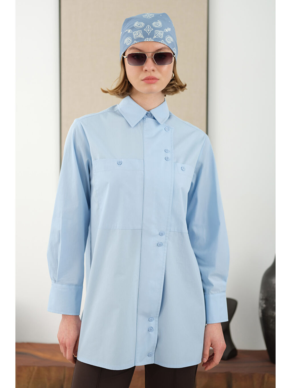 Asimetrik Patlı Gömlek Açık Mavi