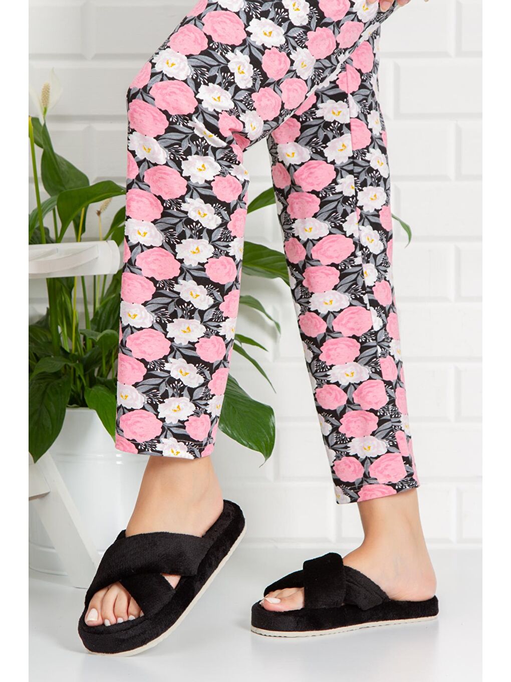 Siyah SMT-02 Çapraz Kadın Ev Terliği Kışlık Yünlü Terlik-1